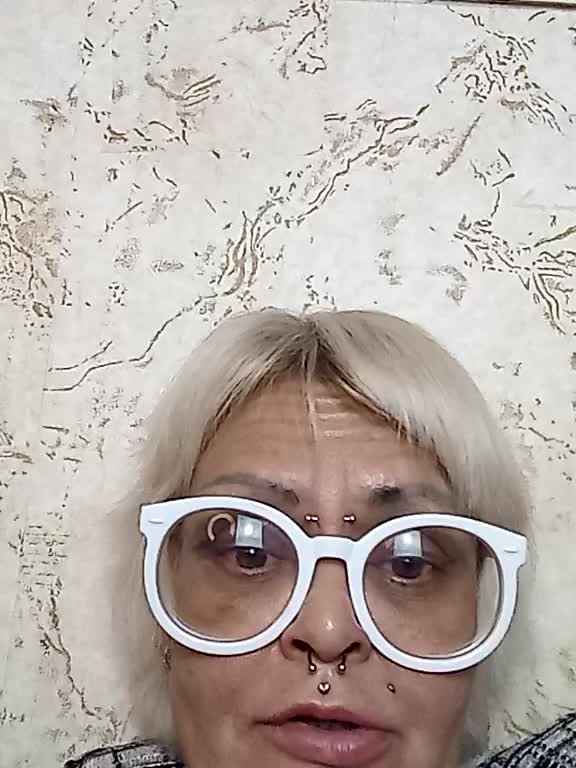 GardenerofIllusions Cam Model Chat November 1, 2025