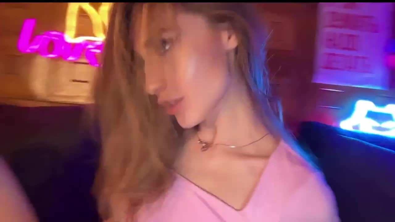 CandyBoom Cam Model Chat November 1, 2025