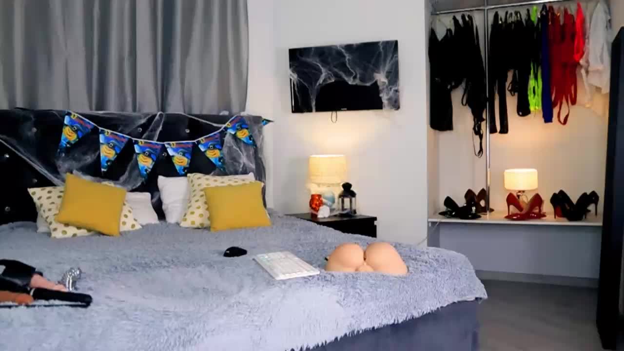 InvitingTina Cam Model Chat November 1, 2025