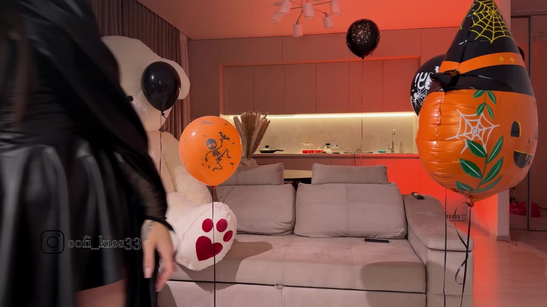 Sofi-Mi Cam Model Chat November 1, 2025