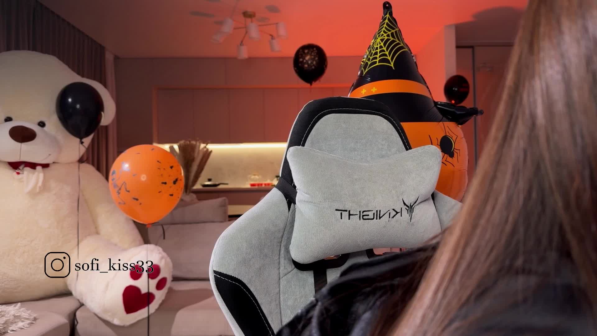 Sofi-Mi Cam Model Chat November 1, 2025