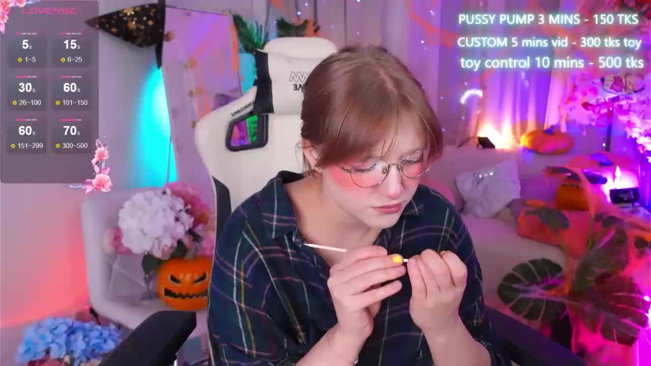 CrazyWine Cam Model Chat November 1, 2025