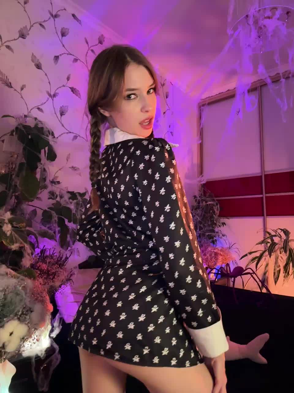 WednesdayFridayAddams Cam Model Chat November 1, 2025