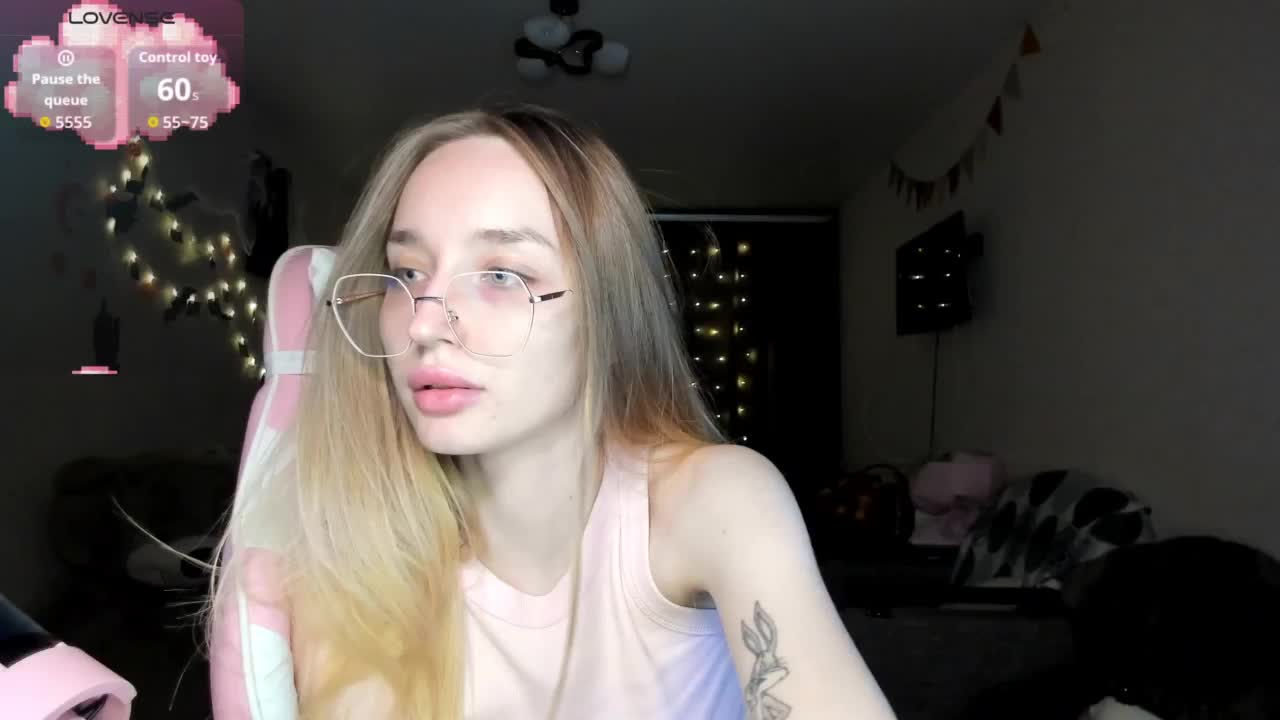 Polikinesis Cam Model Chat November 1, 2025