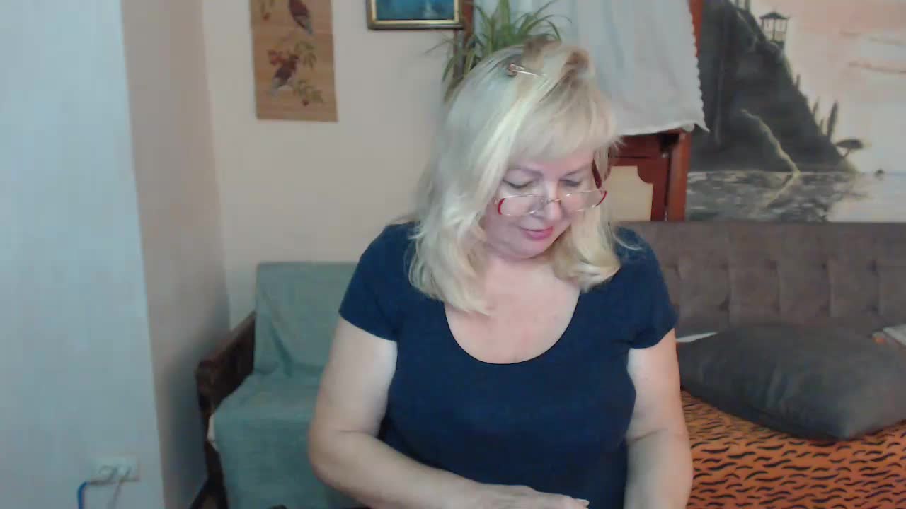 EvelynLoveShy Cam Model Chat November 1, 2025