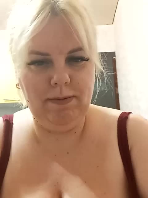 blondy_girl1499 Cam Model Chat November 1, 2025