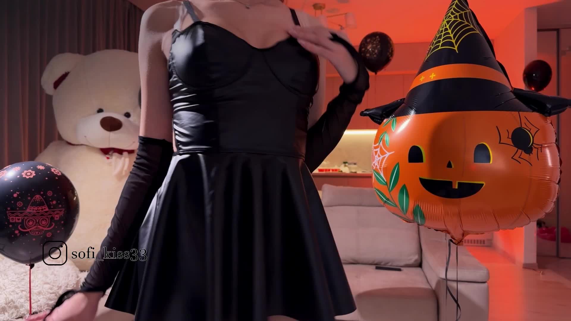 Sofi-Mi Cam Model Chat November 1, 2025