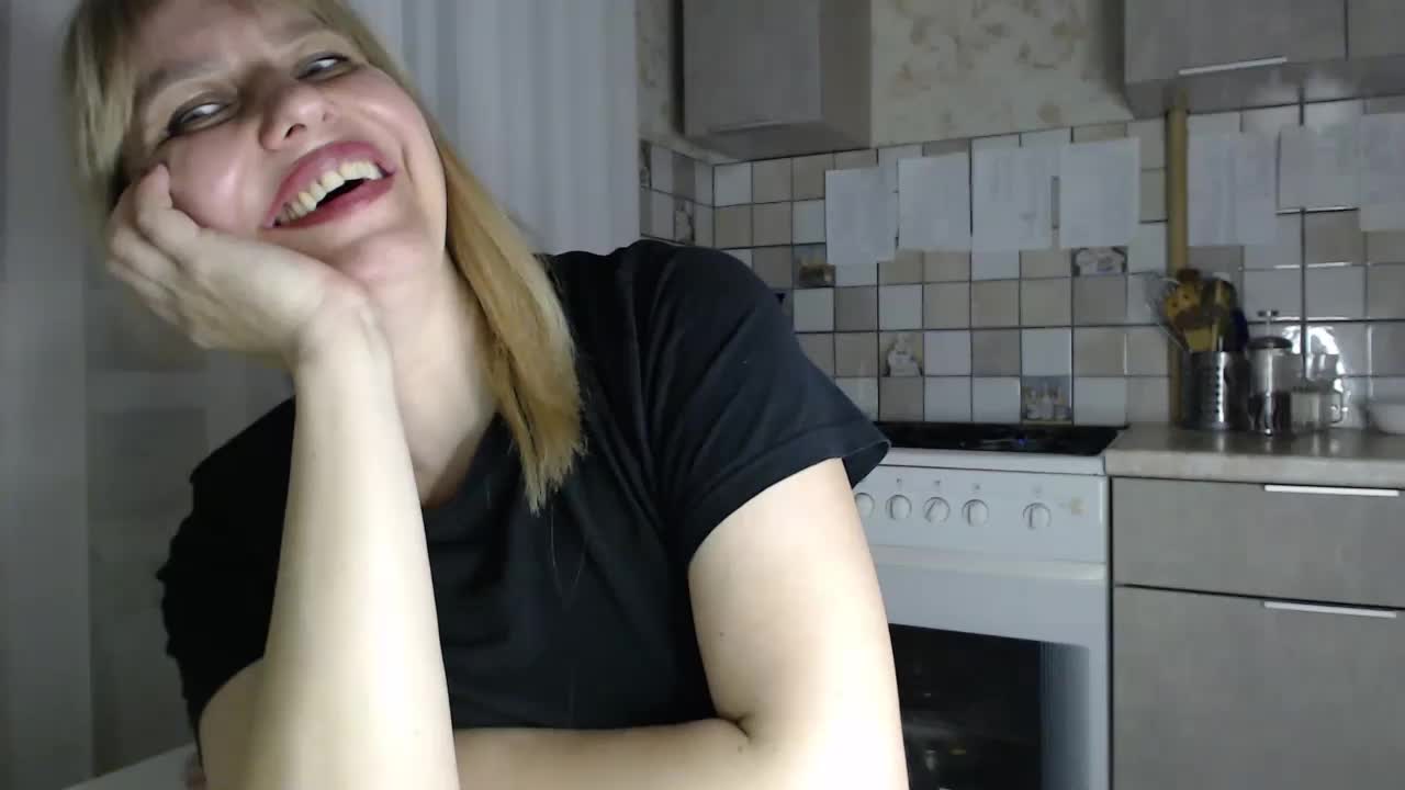 Karmella Cam Model Chat November 1, 2025