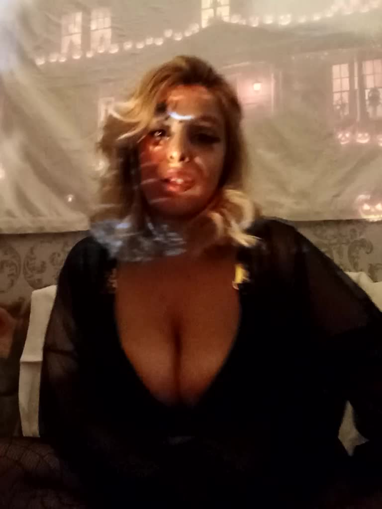 SunnyLeo88 Cam Model Chat November 1, 2025