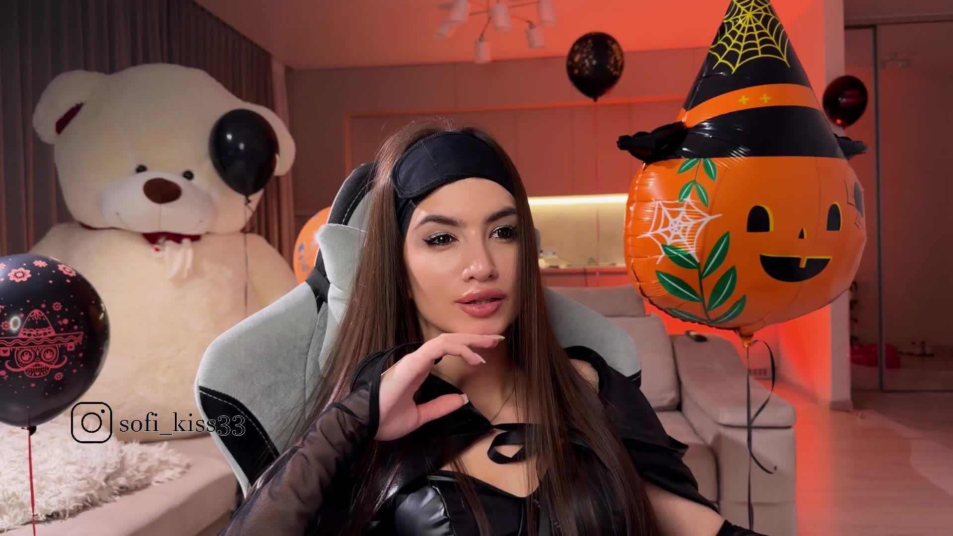 Sofi-Mi Cam Model Chat November 1, 2025