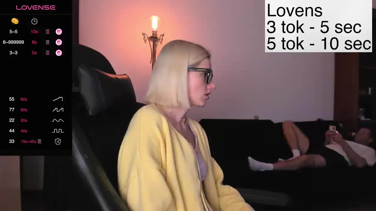 Sexy-Sweets Cam Model Chat November 1, 2025