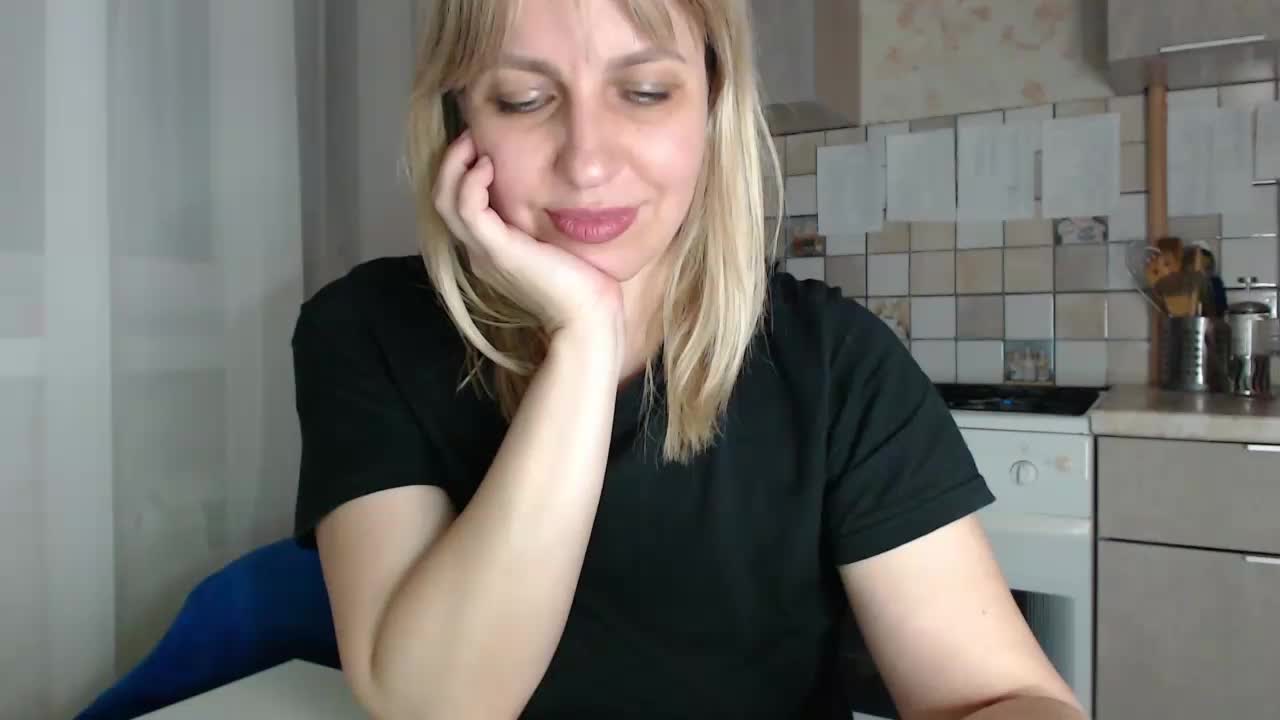 Karmella Cam Model Chat November 1, 2025