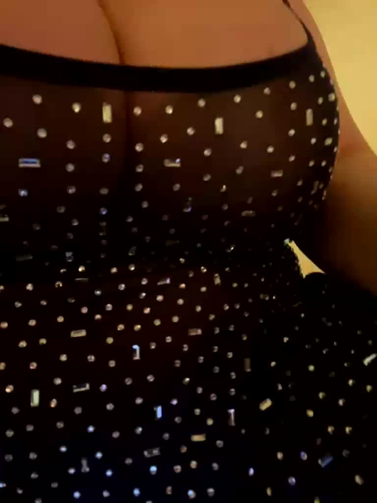 Berkova_L Cam Model Chat November 1, 2025