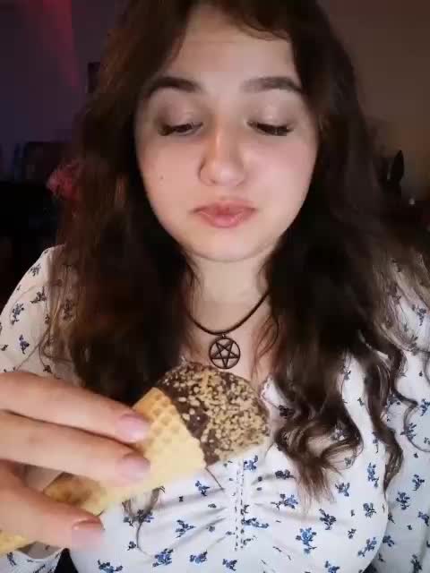 JuliaHesperaks Cam Model Chat November 1, 2025