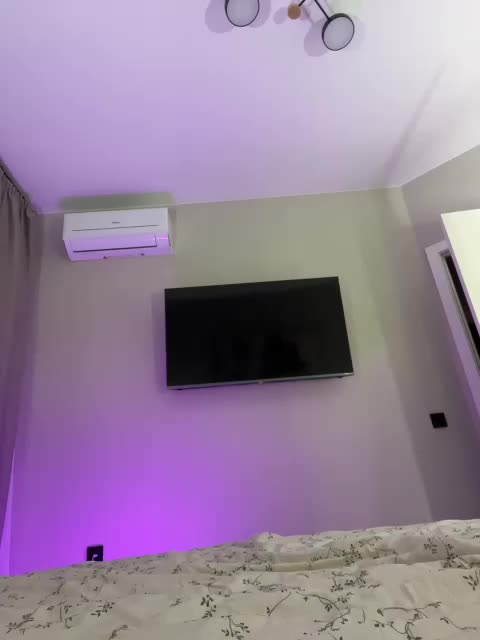 OlivkaVif Cam Model Chat November 1, 2025