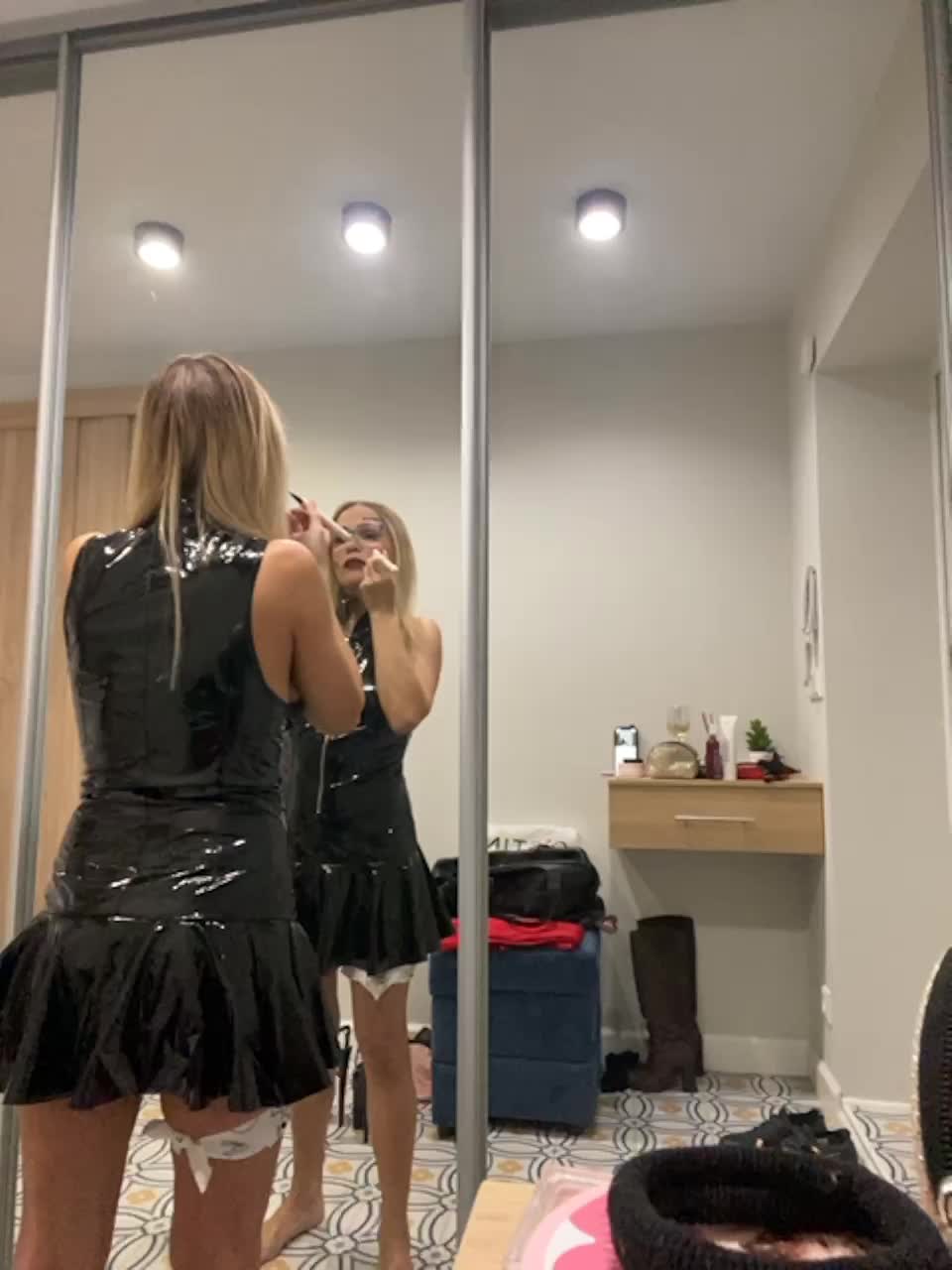 Lisa1225 Cam Model Chat November 1, 2025