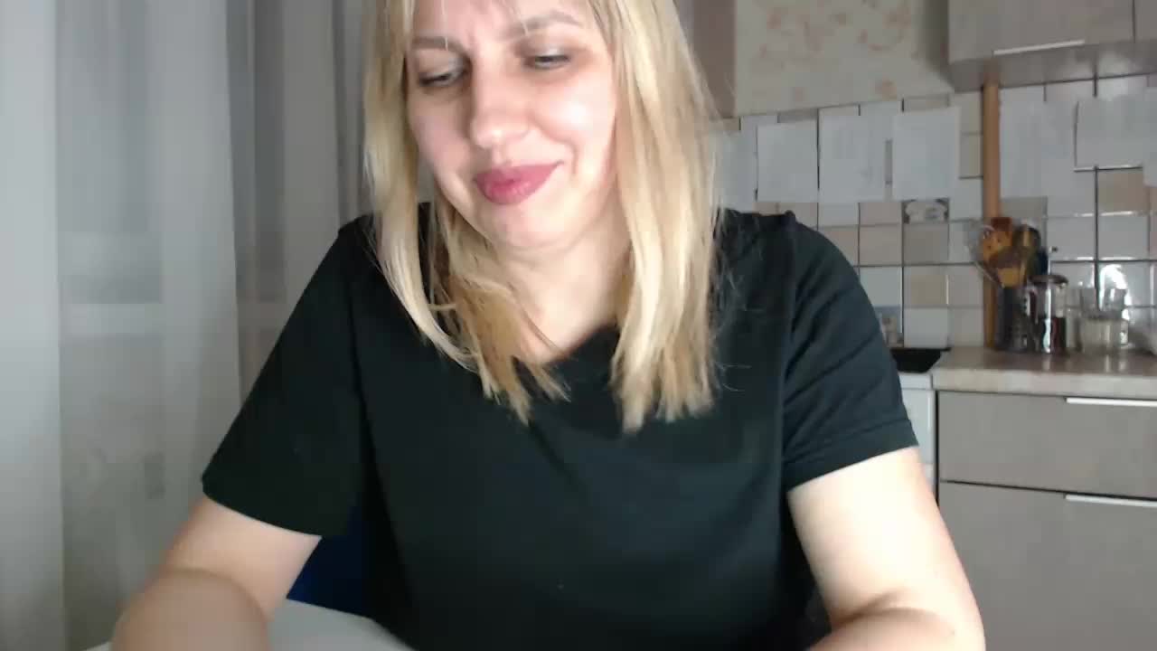 Karmella Cam Model Chat November 1, 2025