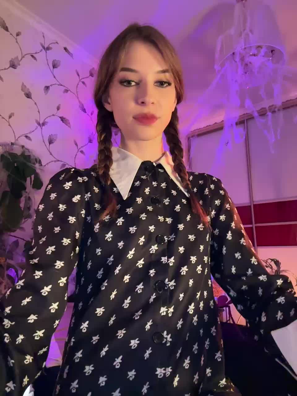 WednesdayFridayAddams Cam Model Chat November 1, 2025
