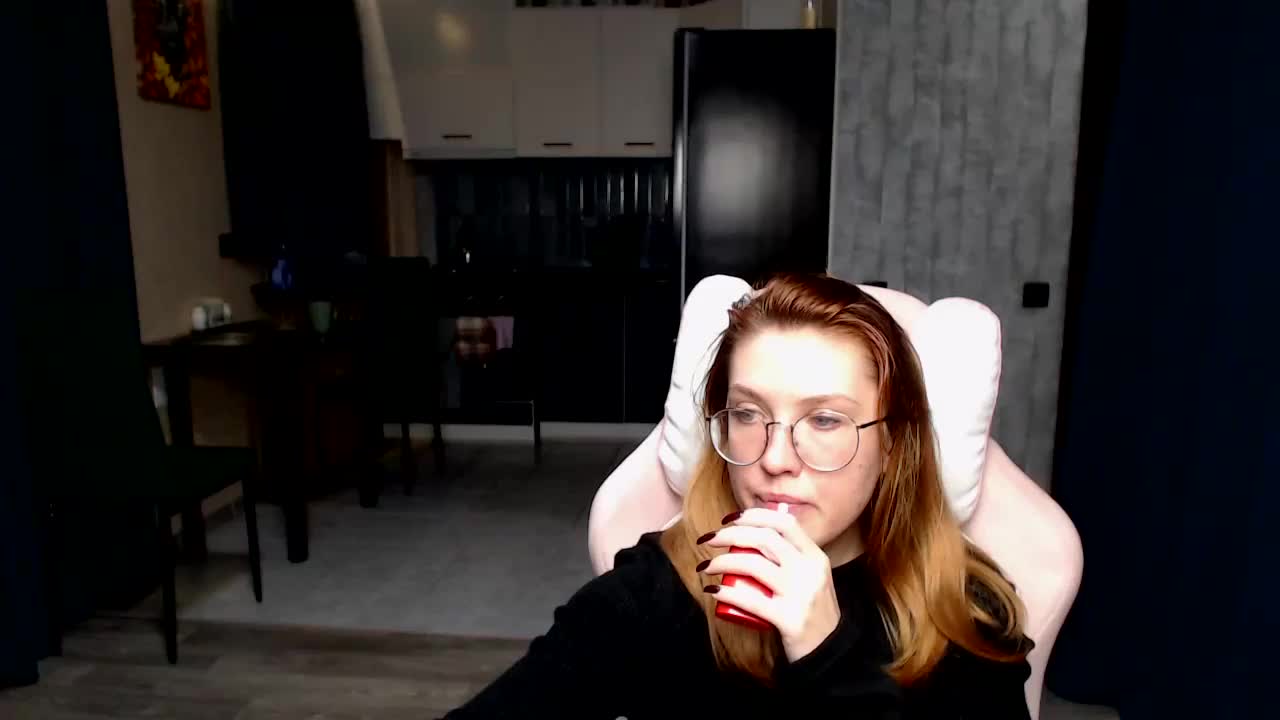 Regimasmile Cam Model Chat November 1, 2025