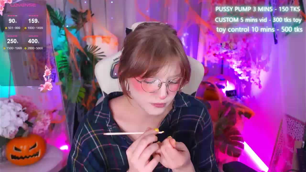 CrazyWine Cam Model Chat November 1, 2025