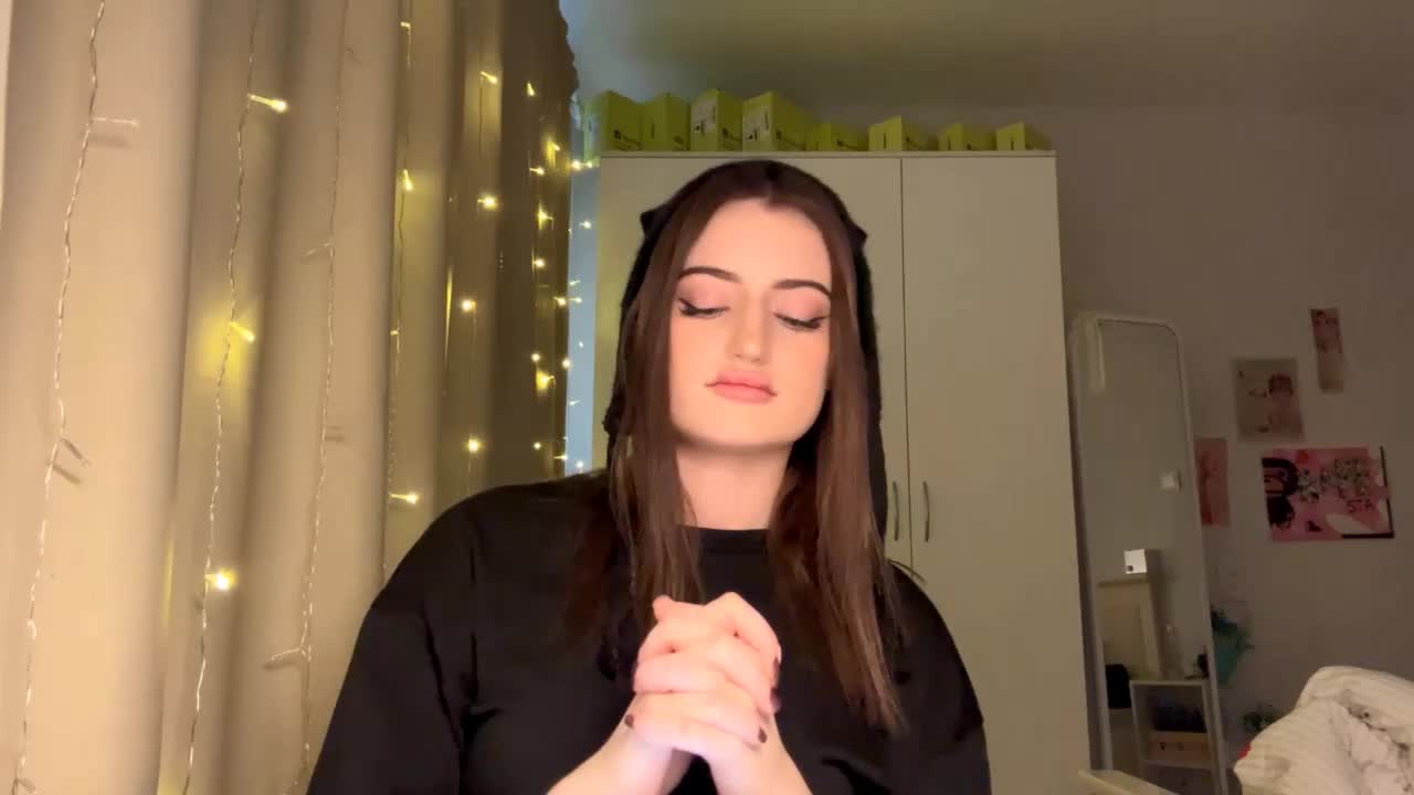 AuraLahrman Cam Model Chat November 1, 2025