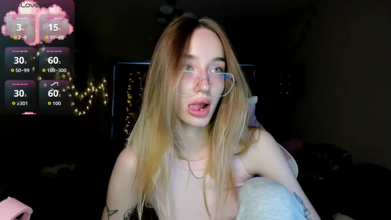 Polikinesis Cam Model Chat November 1, 2025