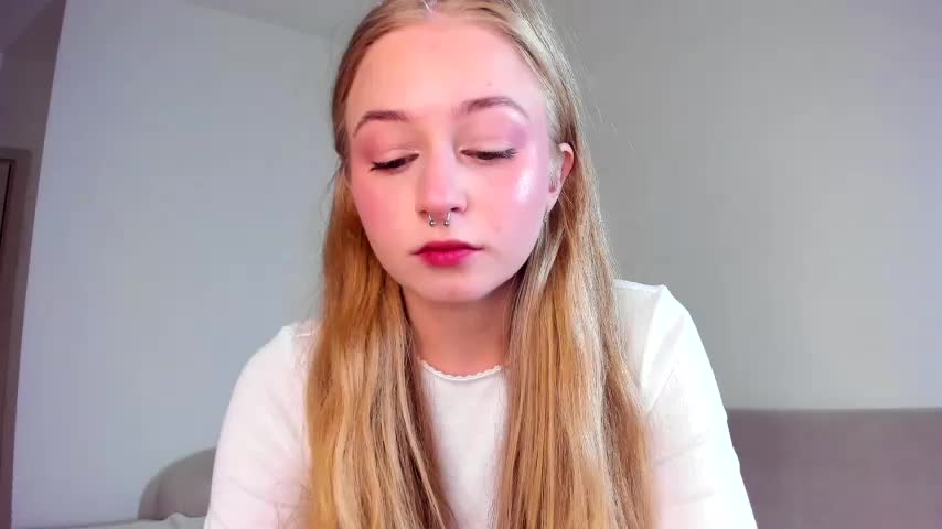 MiaMews Cam Model Chat November 1, 2025