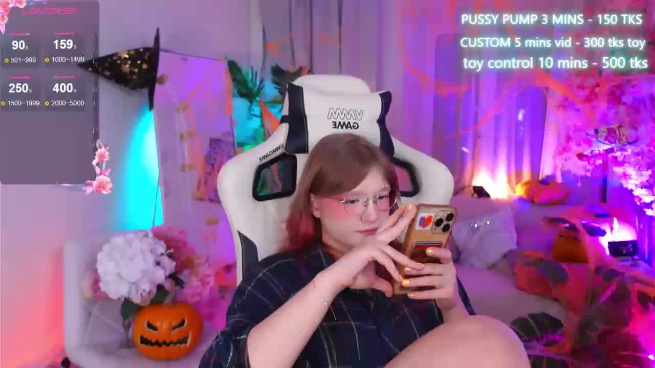 CrazyWine Cam Model Chat November 1, 2025