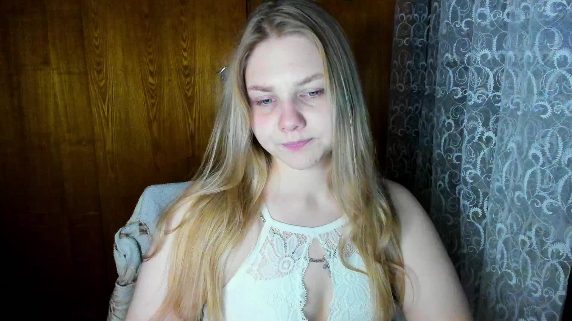 Emma-Frizea Cam Model Chat November 1, 2025