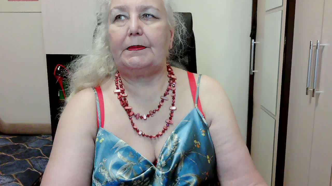 GrannyWants Cam Model Chat November 1, 2025
