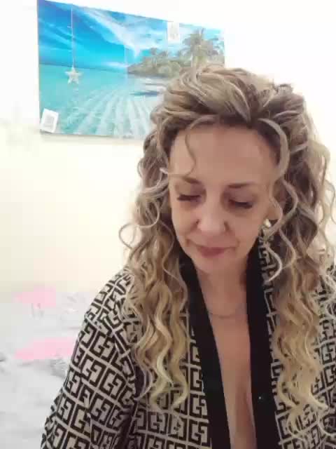 mery8poppins Cam Model Chat November 1, 2025