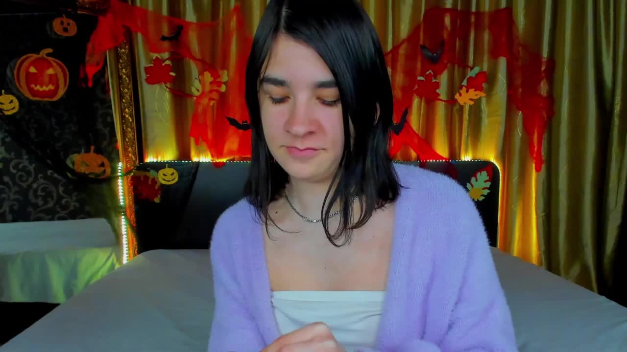 Polly-Love Cam Model Chat November 1, 2025