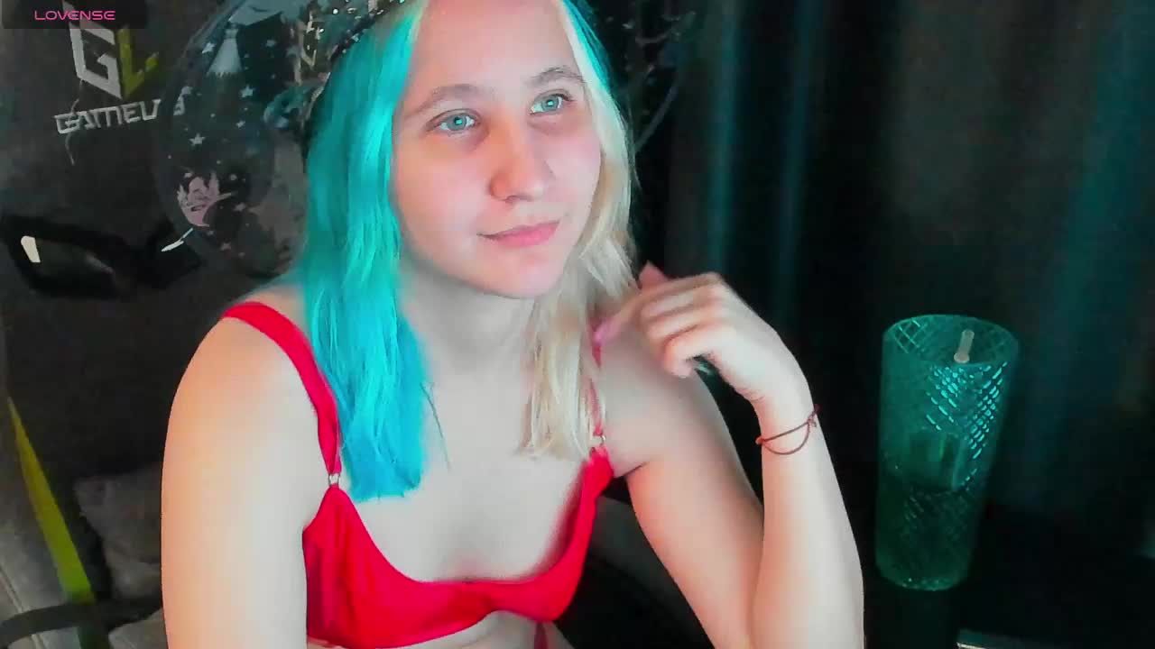 ChristyW3b Cam Model Chat November 1, 2025