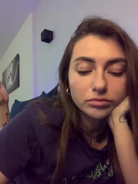 WILDGIRL Cam Model Chat November 2, 2025