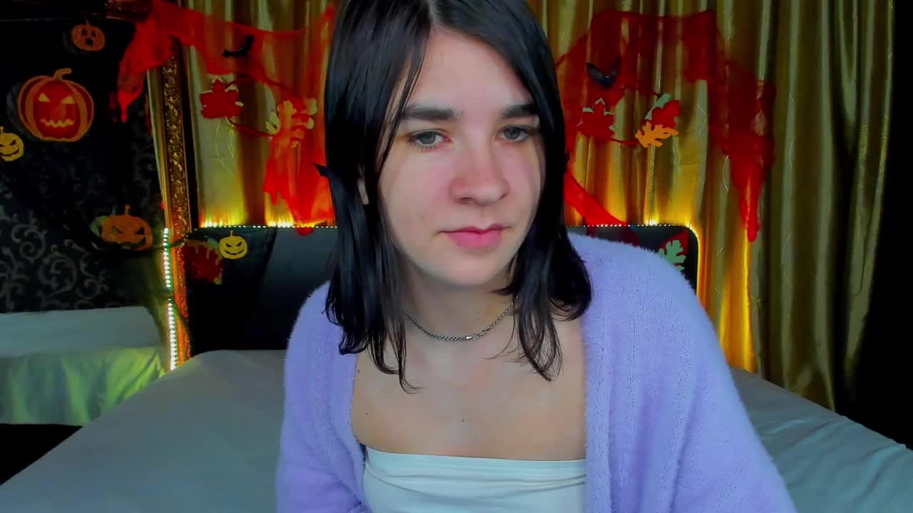 Polly-Love Cam Model Chat November 2, 2025