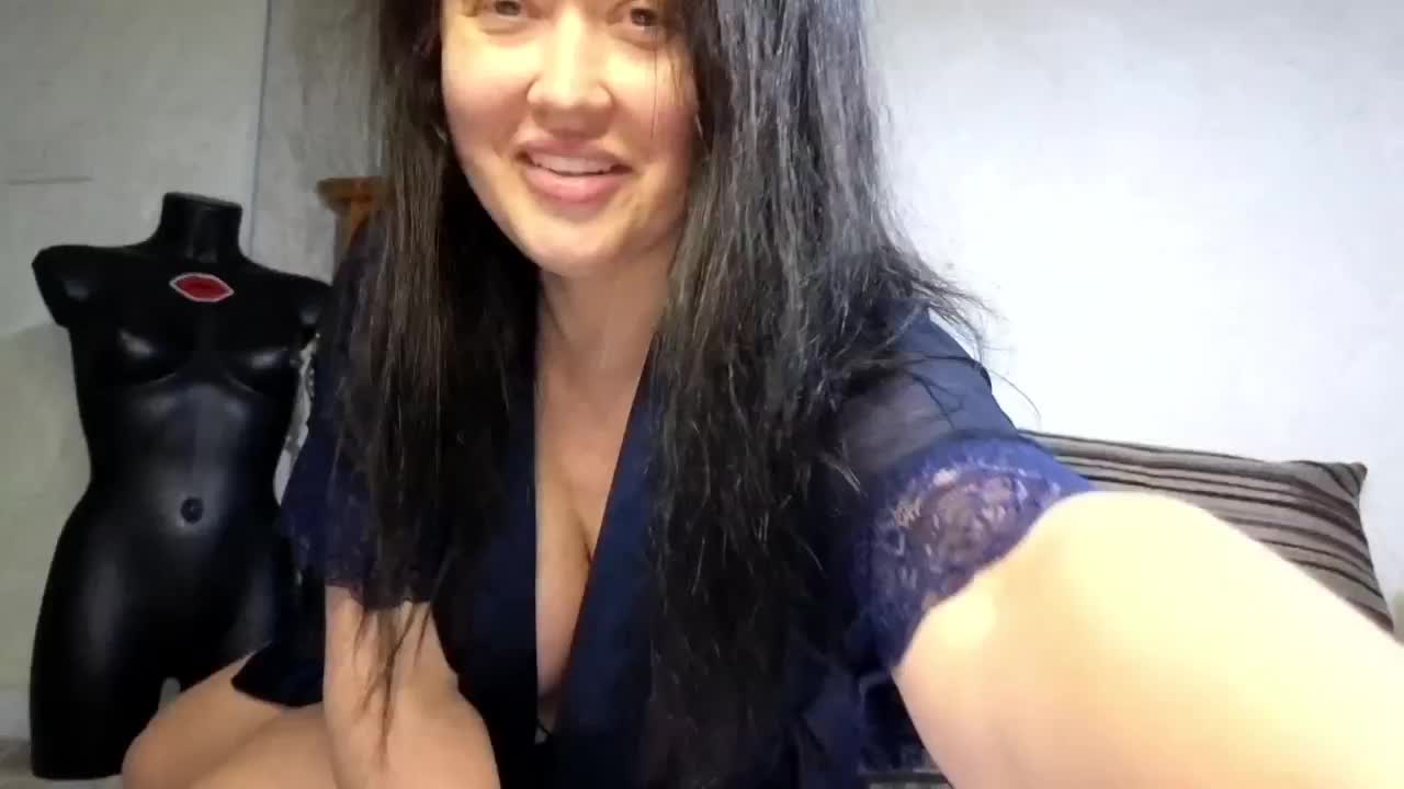 LoveCatsuit Cam Model Chat November 2, 2025