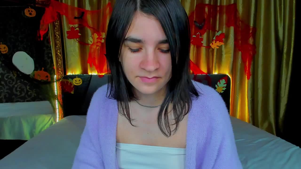 Polly-Love Cam Model Chat November 2, 2025