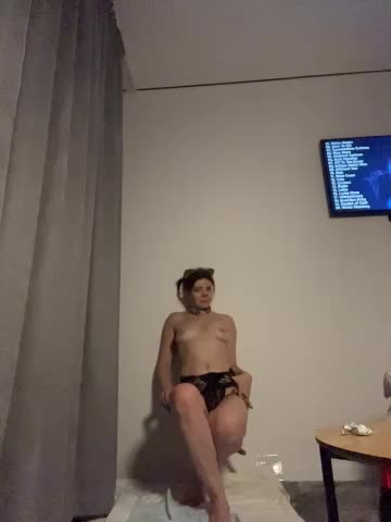 CurlyLara Cam Model Chat November 2, 2025