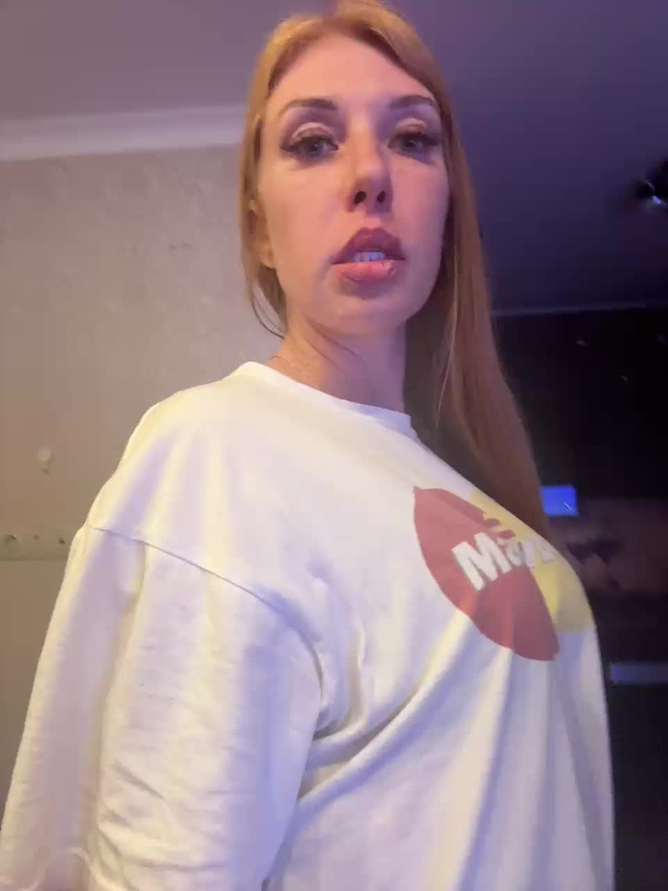 AnnaMaks12 Cam Model Chat November 2, 2025