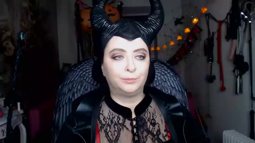 MISSwithDOLLS Cam Model Chat November 2, 2025