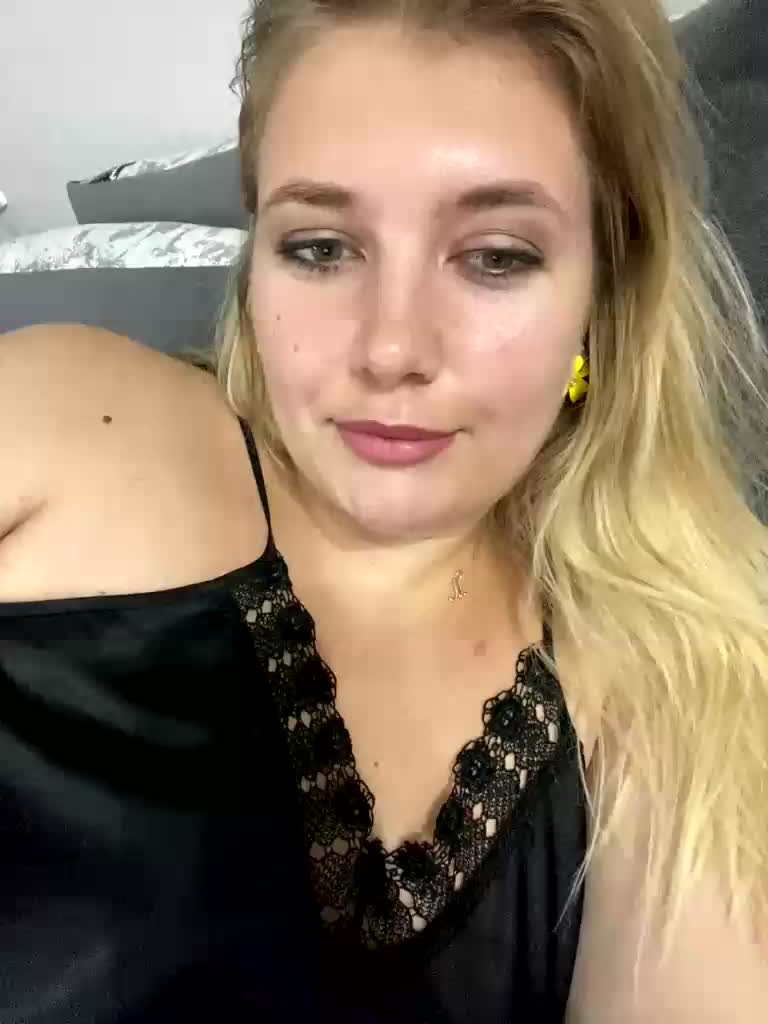 Masia-1 Cam Model Chat November 2, 2025