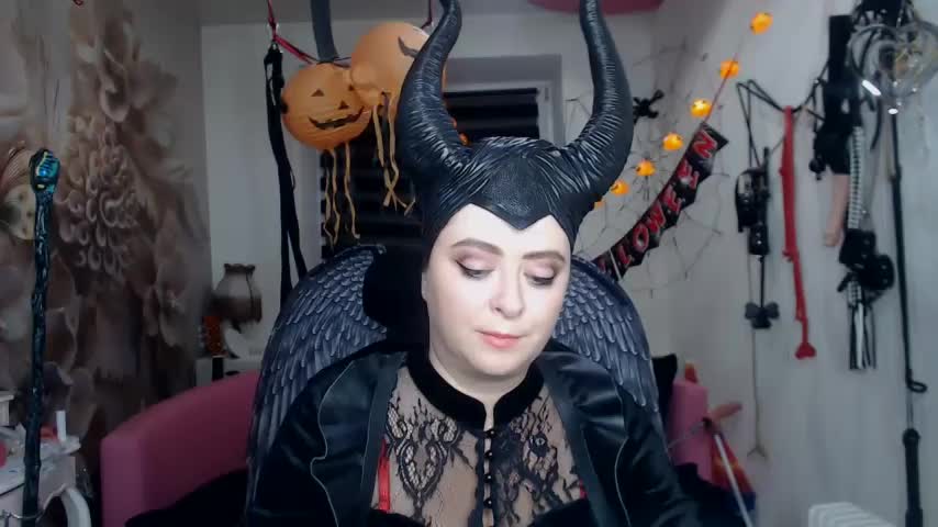 MISSwithDOLLS Cam Model Chat November 2, 2025