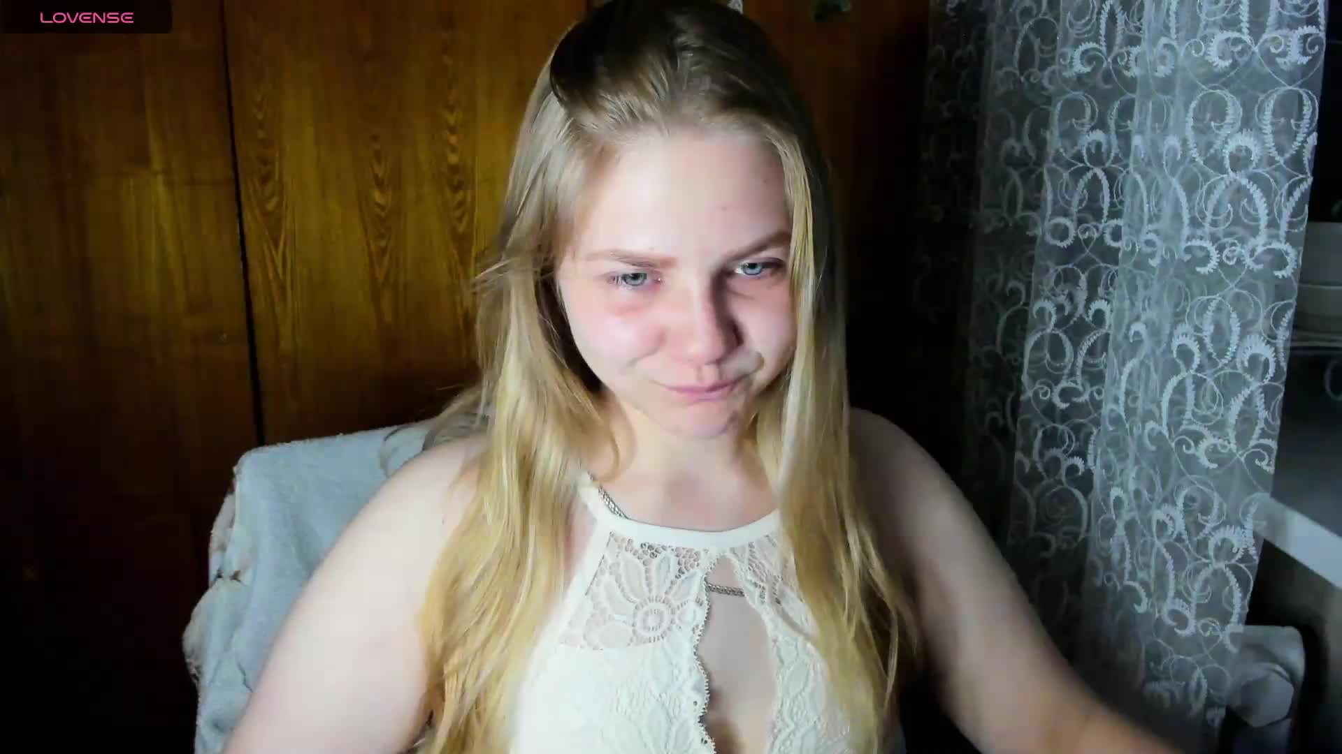 Emma-Frizea Cam Model Chat November 2, 2025