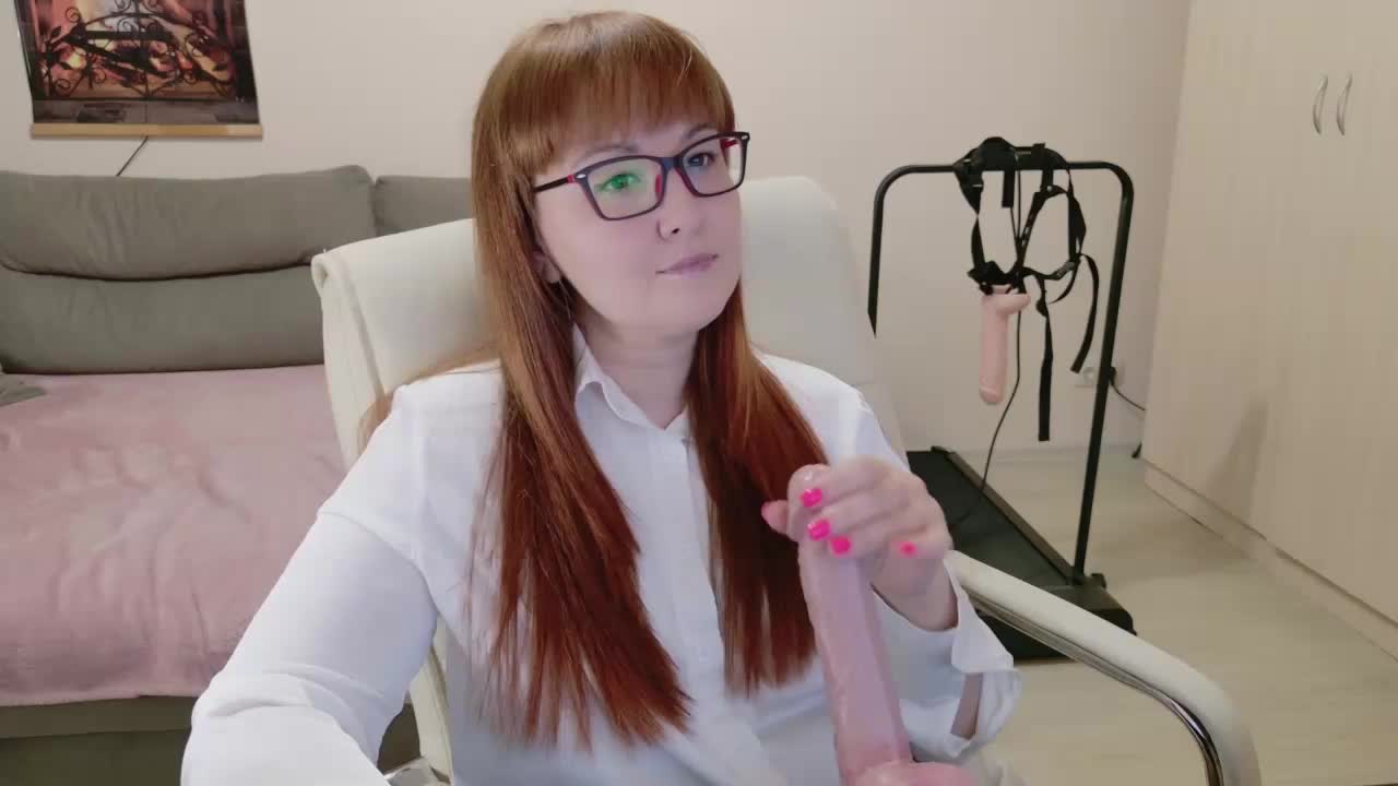 MISTRESS-FOX Cam Model Chat November 2, 2025