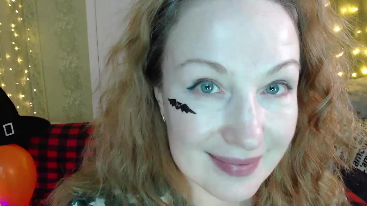 MeganIris Cam Model Chat November 2, 2025