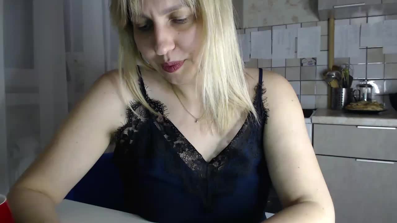 Karmella Cam Model Chat November 2, 2025