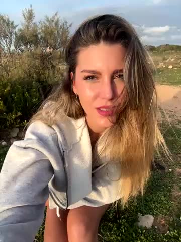 nicole_98 Cam Model Chat November 2, 2025