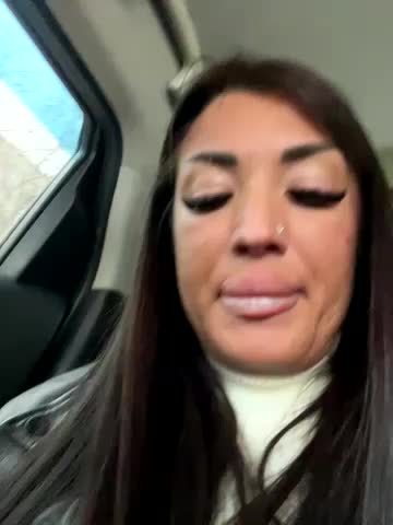 RuslanaXX Cam Model Chat November 2, 2025