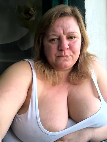 jusichka Cam Model Chat November 2, 2025