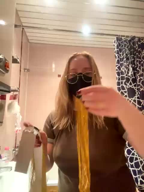 Donut-red Cam Model Chat November 2, 2025